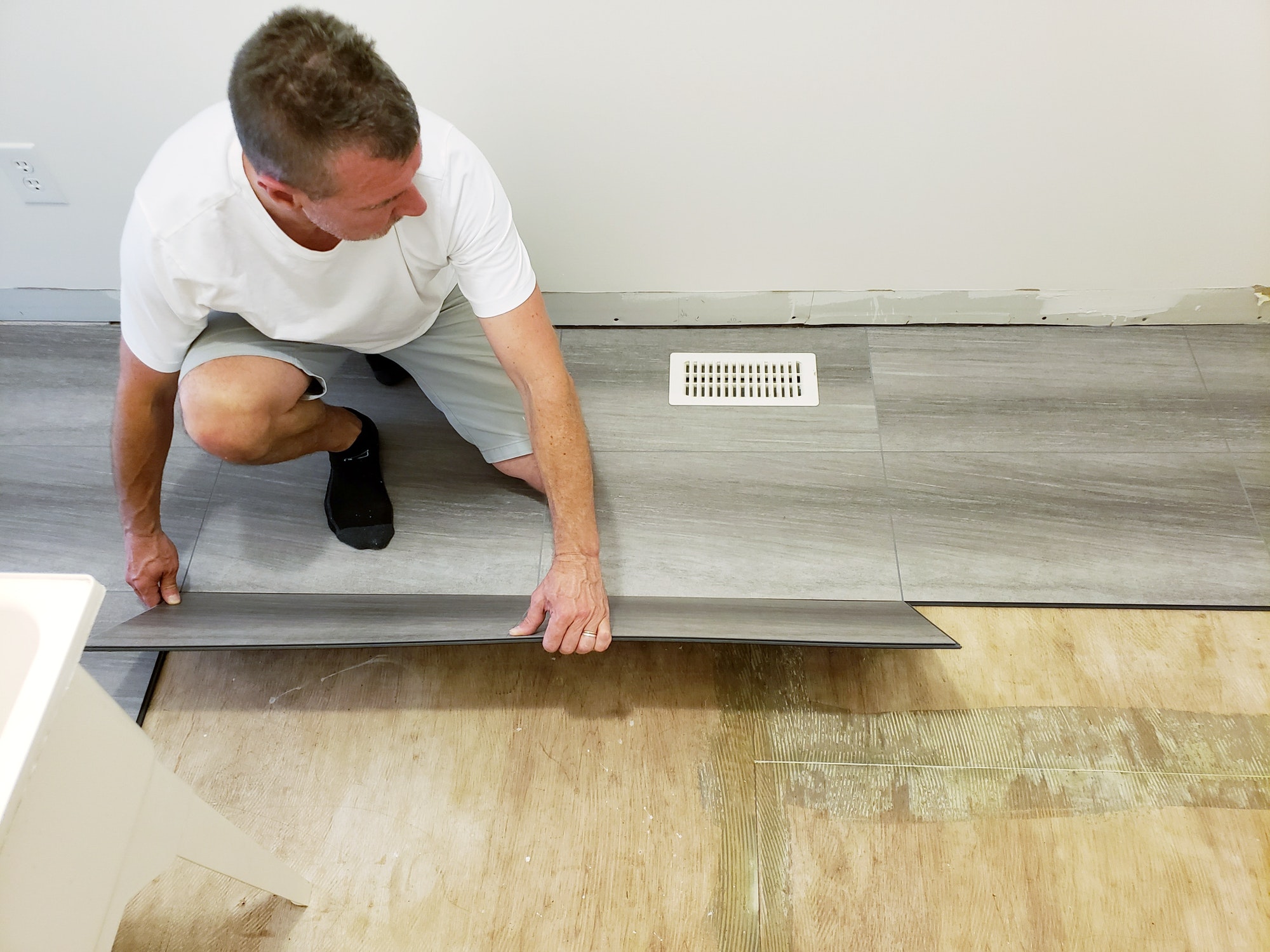 Installation de parquet stratifié